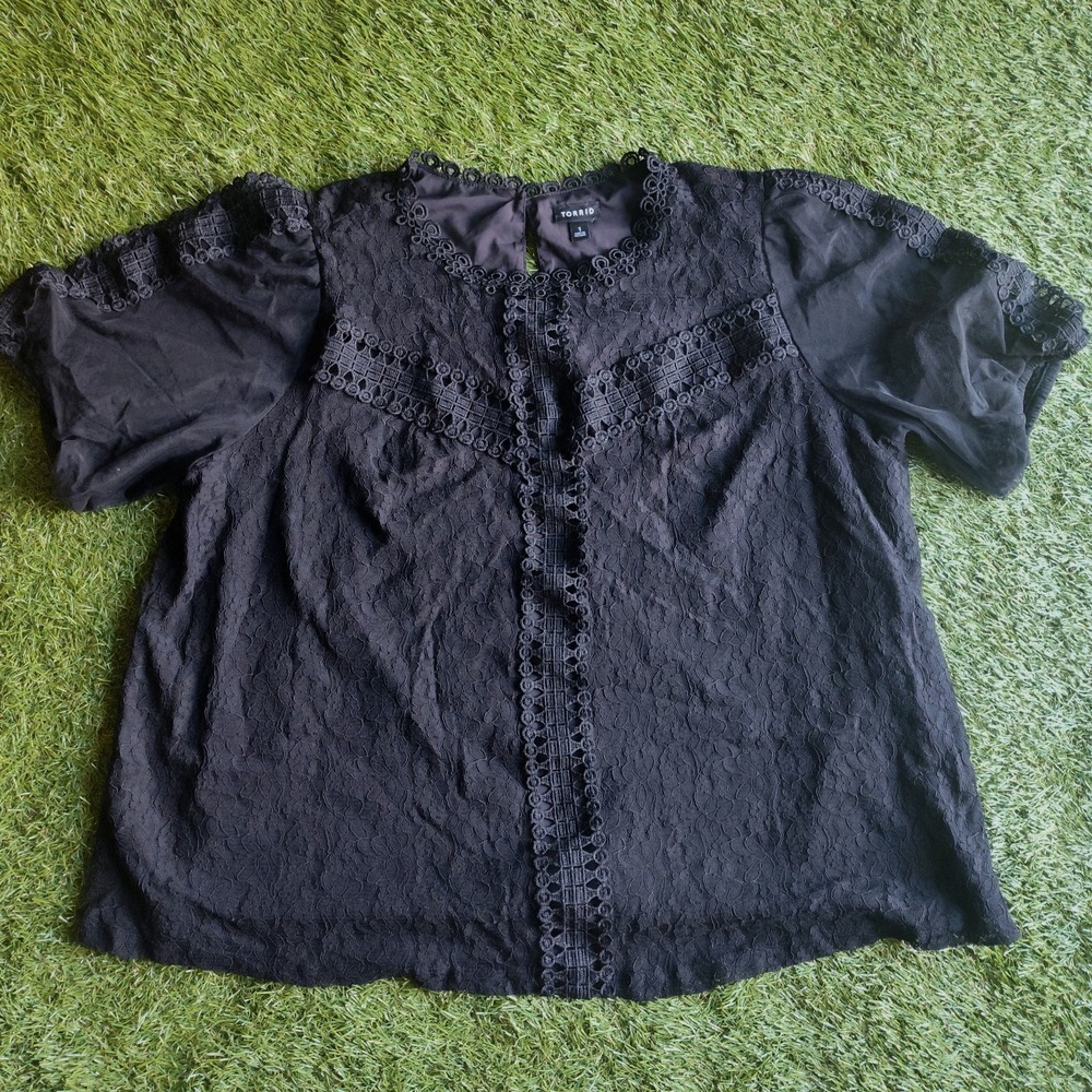 Torrid Black Lace Puff Sleeve Top Woman's Size 1X Whimsigoth Witchy Dark Fairy